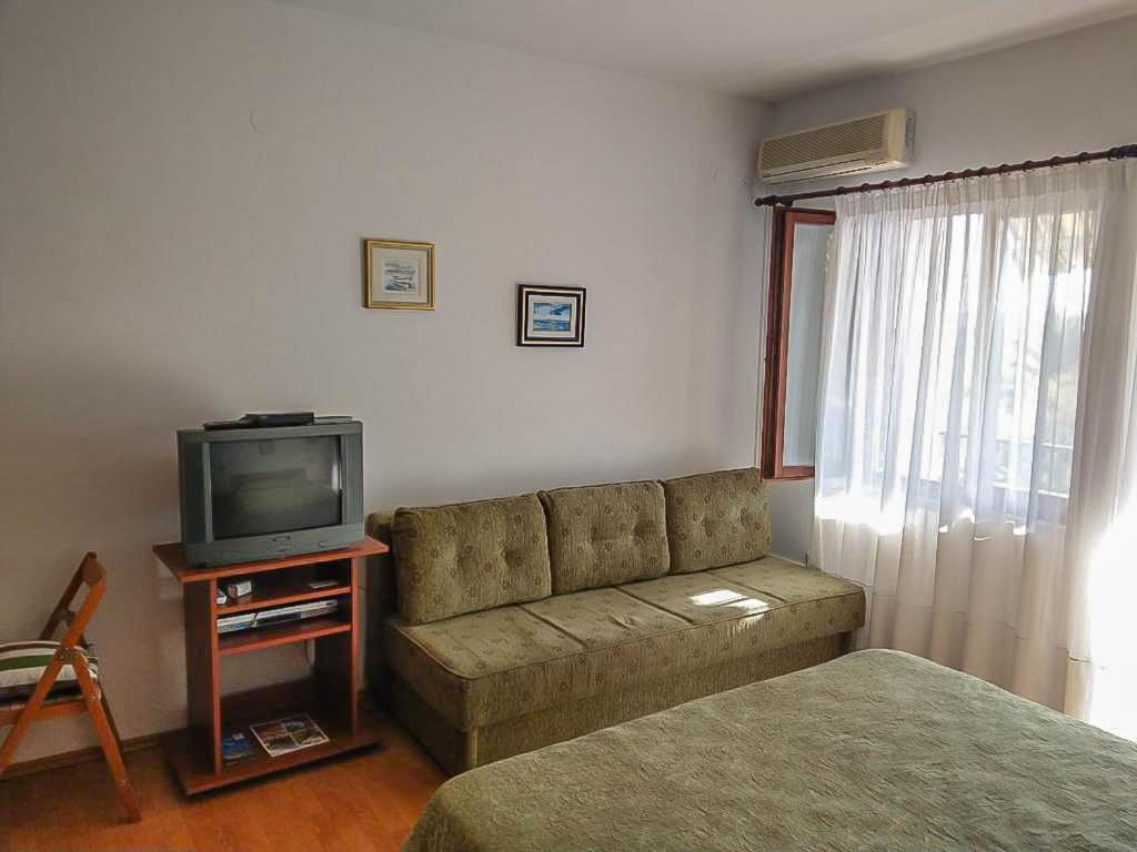 Apartman Melis Lägenhet Podgora Exteriör bild